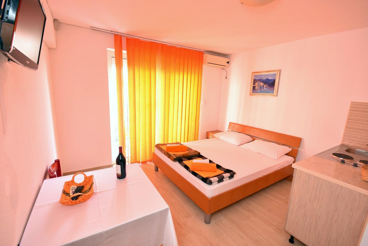 Apartmani Spaic Херцег-Нови Экстерьер фото
