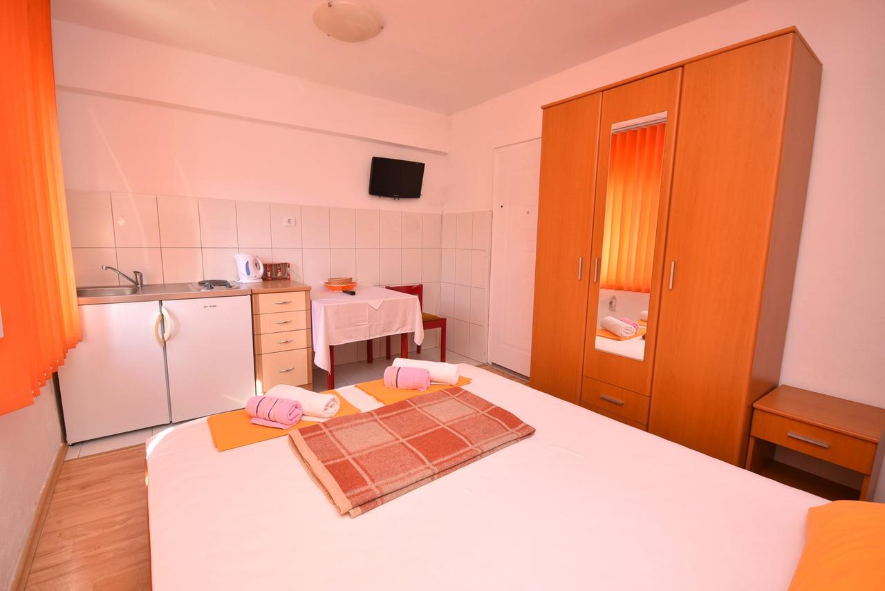 Apartmani Spaic Херцег-Нови Экстерьер фото