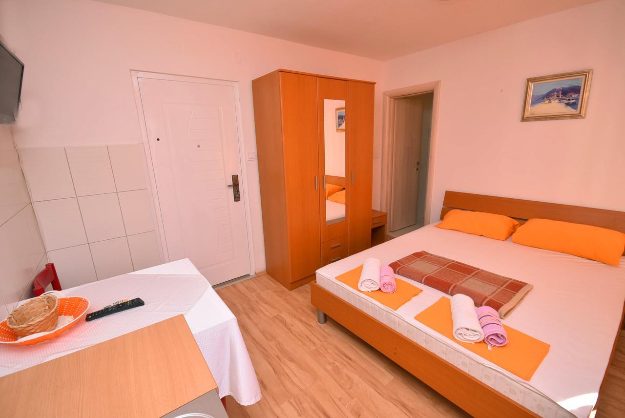 Apartmani Spaic Херцег-Нови Экстерьер фото